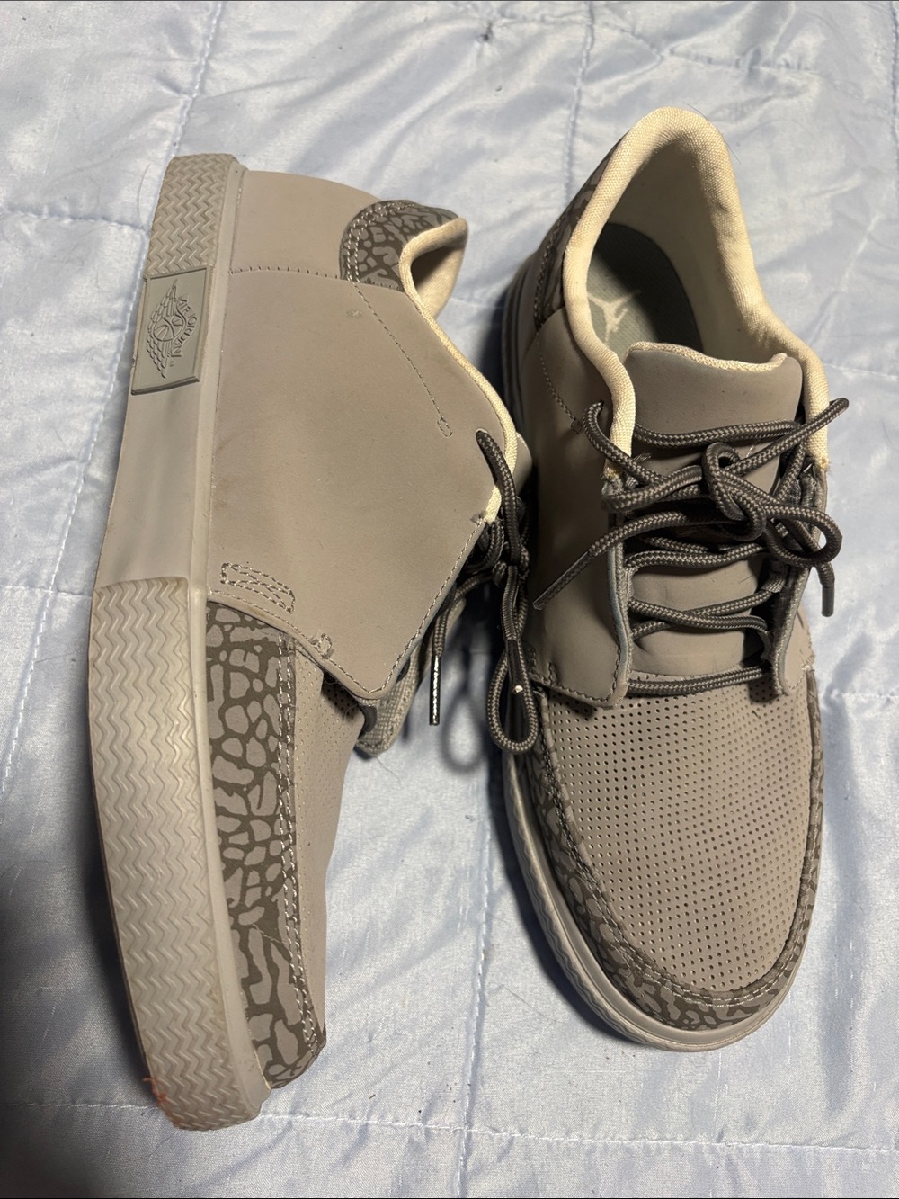 Youth 6.5Y Nike Loafer/Casual Lace-Up Sneakers in Light Gray